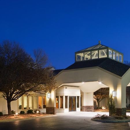 Endeavor Inn & Suites, Trademark Collection By Wyndham Topeka Eksteriør bilde