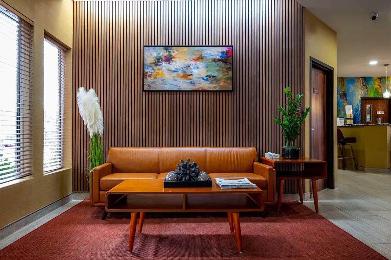 Endeavor Inn & Suites, Trademark Collection By Wyndham Topeka Eksteriør bilde