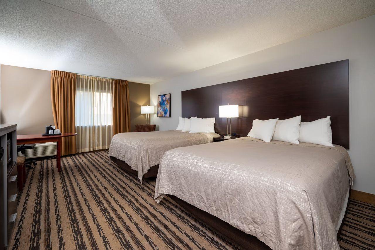 Endeavor Inn & Suites, Trademark Collection By Wyndham Topeka Eksteriør bilde